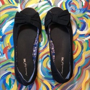 American Eagle black bow flats